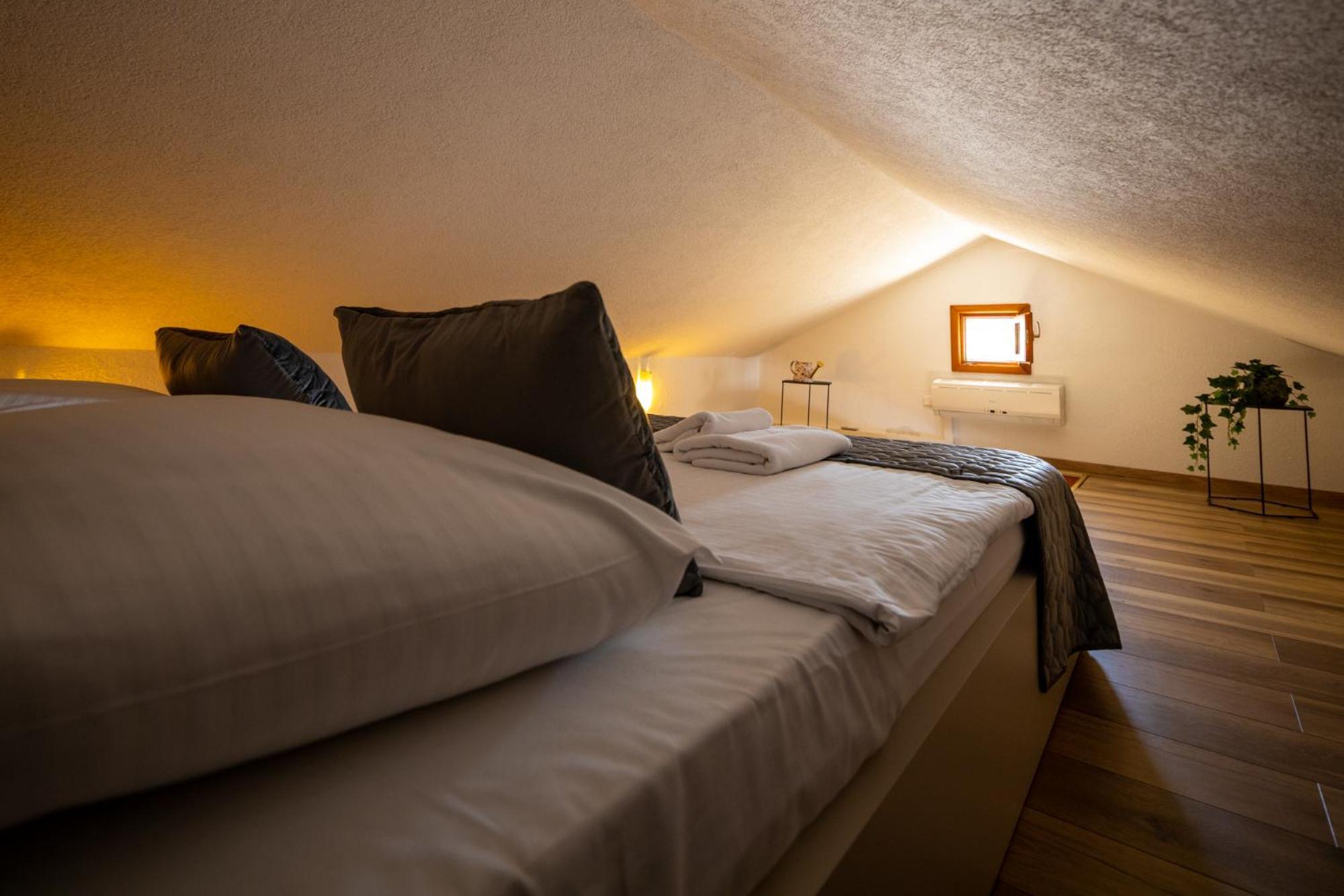 Holiday Home Svemir Drage Buitenkant foto