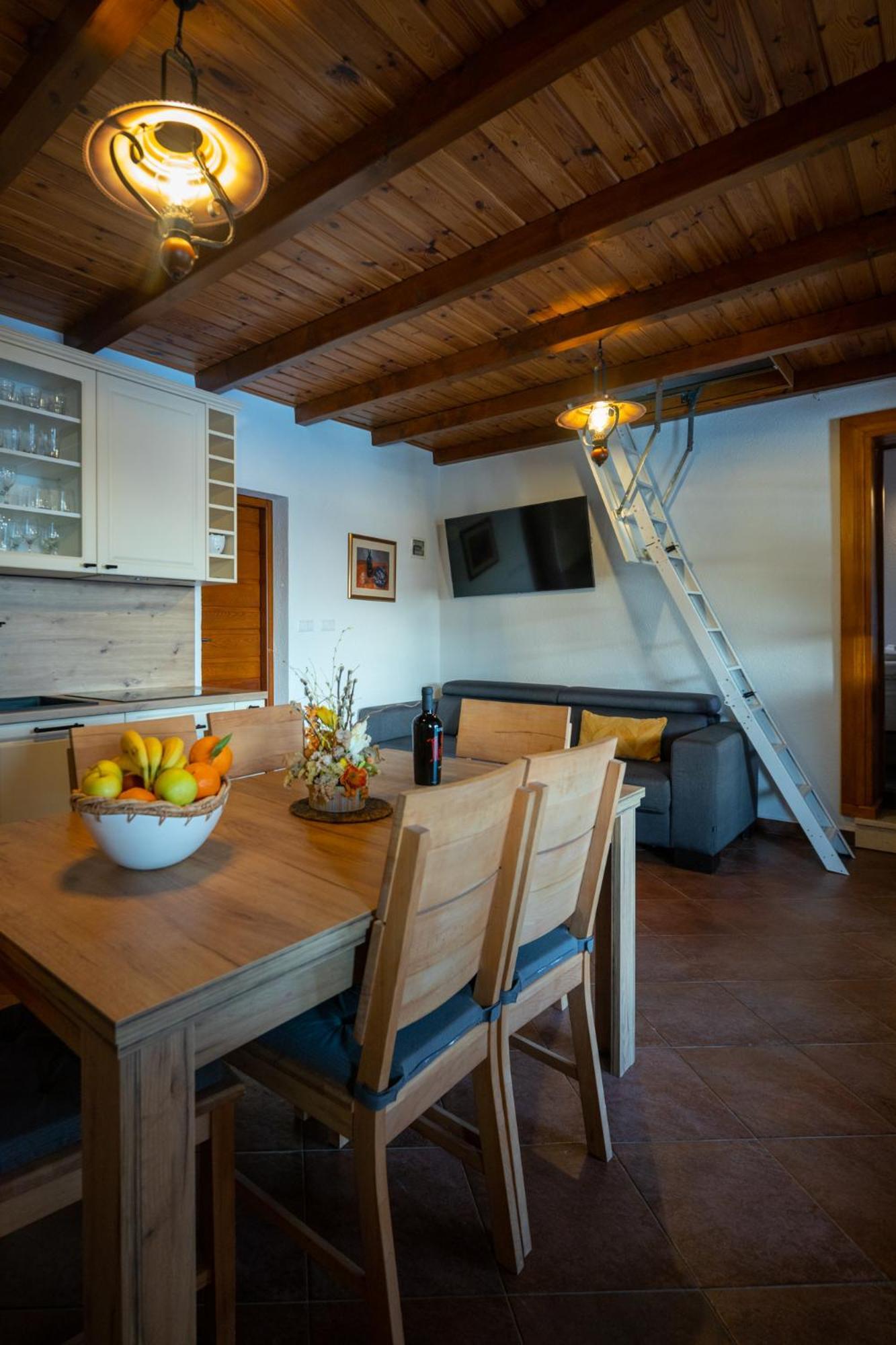 Holiday Home Svemir Drage Buitenkant foto